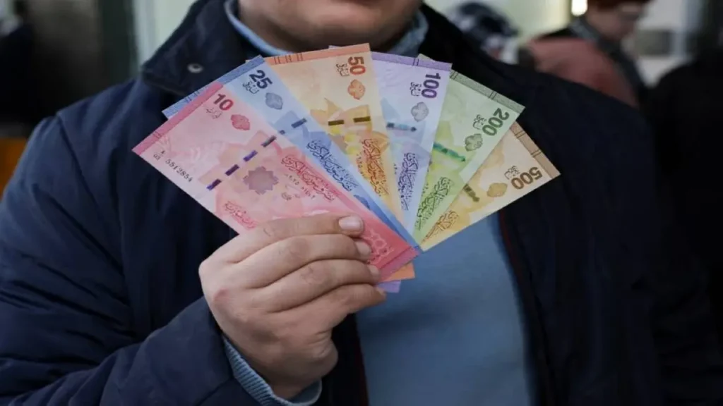 تراجع جديد لليرة السورية مقابل الدولار في تعاملات الاثنين التاسع من مارس